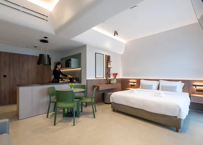 Centro Apartahotel Kalamata