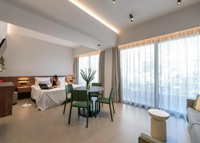 Centro Aparthotel 4*